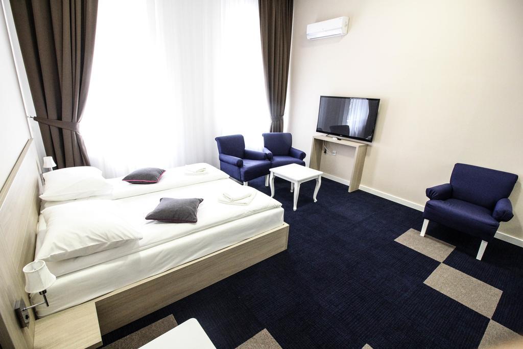 Hotel Story 4*